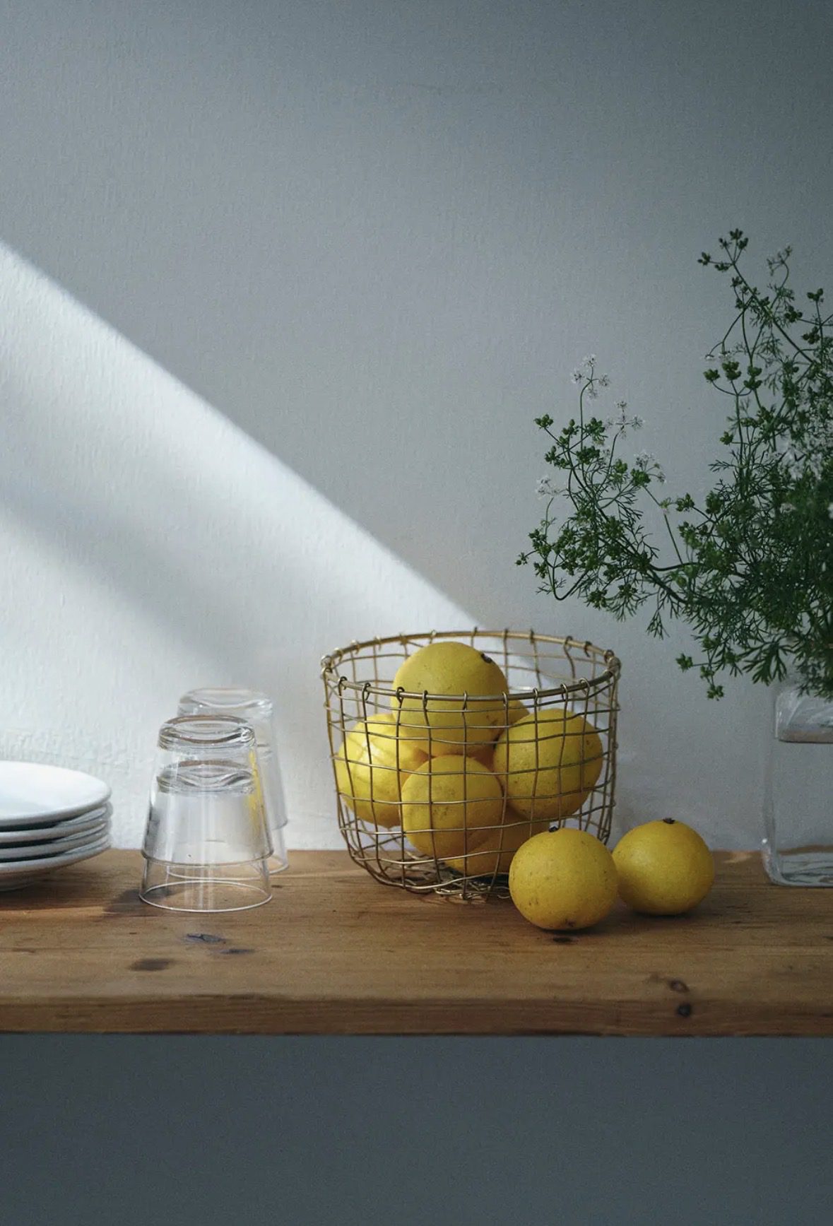 Brass Wire Round Basket Small - Image 3